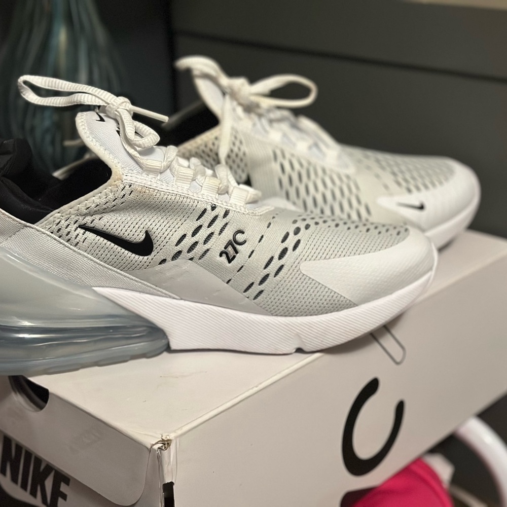 Nike Air Max 270 size 9